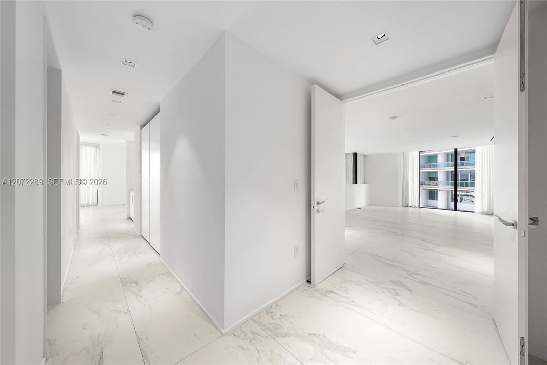 For Sale: $11,360,000 (6 beds, 6 baths, 8400 Square Feet)