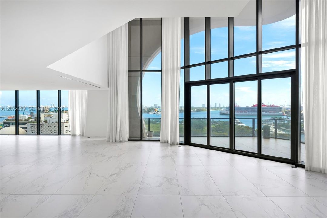 For Sale: $11,360,000 (6 beds, 6 baths, 8400 Square Feet)