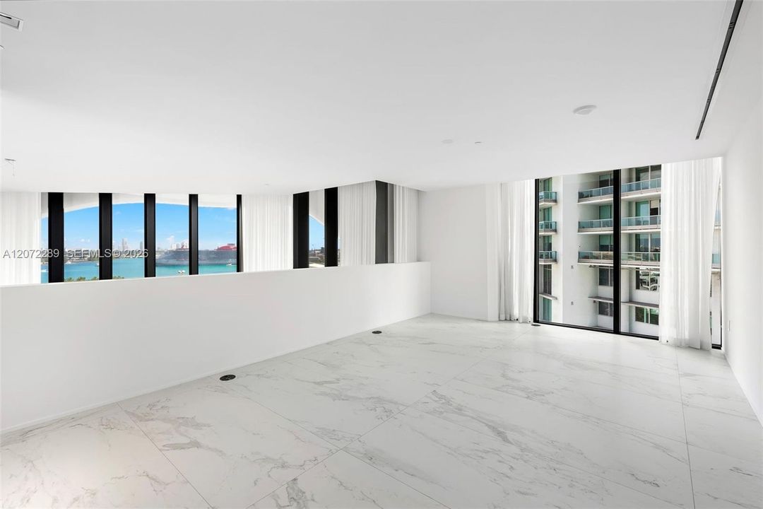 For Sale: $11,360,000 (6 beds, 6 baths, 8400 Square Feet)
