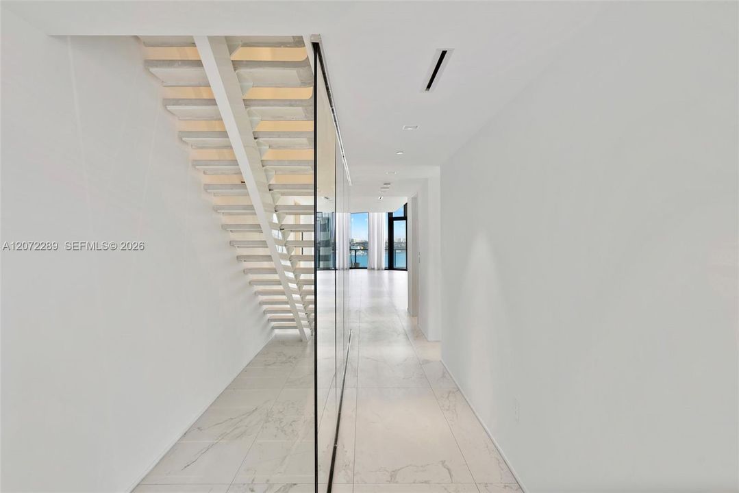 For Sale: $11,360,000 (6 beds, 6 baths, 8400 Square Feet)