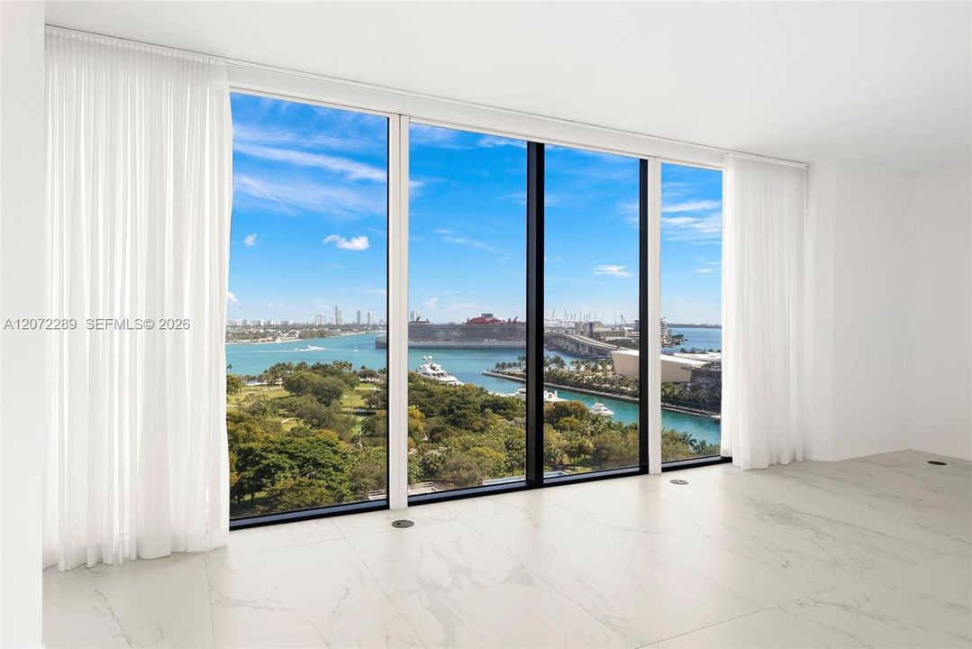 For Sale: $11,360,000 (6 beds, 6 baths, 8400 Square Feet)