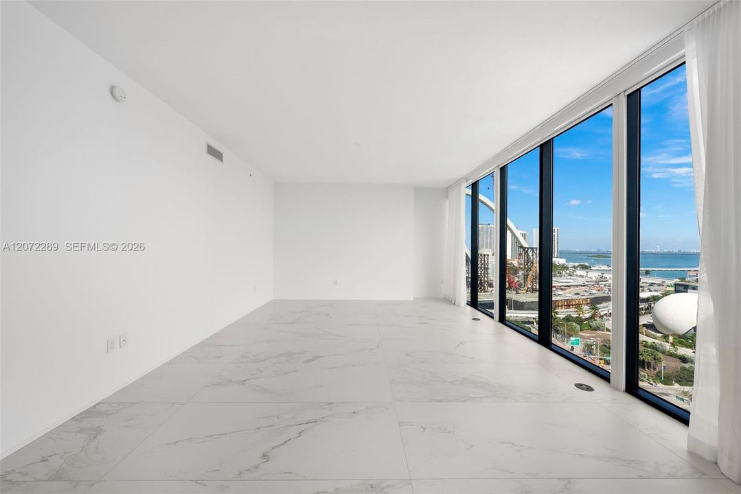 For Sale: $11,360,000 (6 beds, 6 baths, 8400 Square Feet)