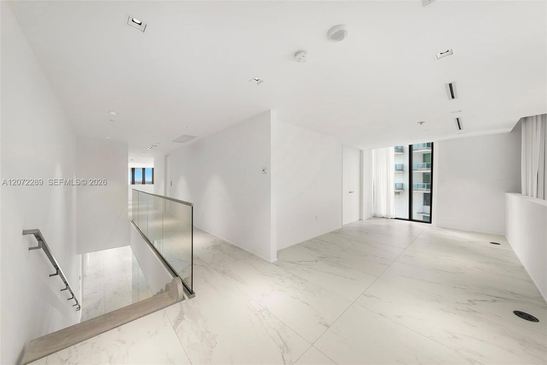 For Sale: $11,360,000 (6 beds, 6 baths, 8400 Square Feet)