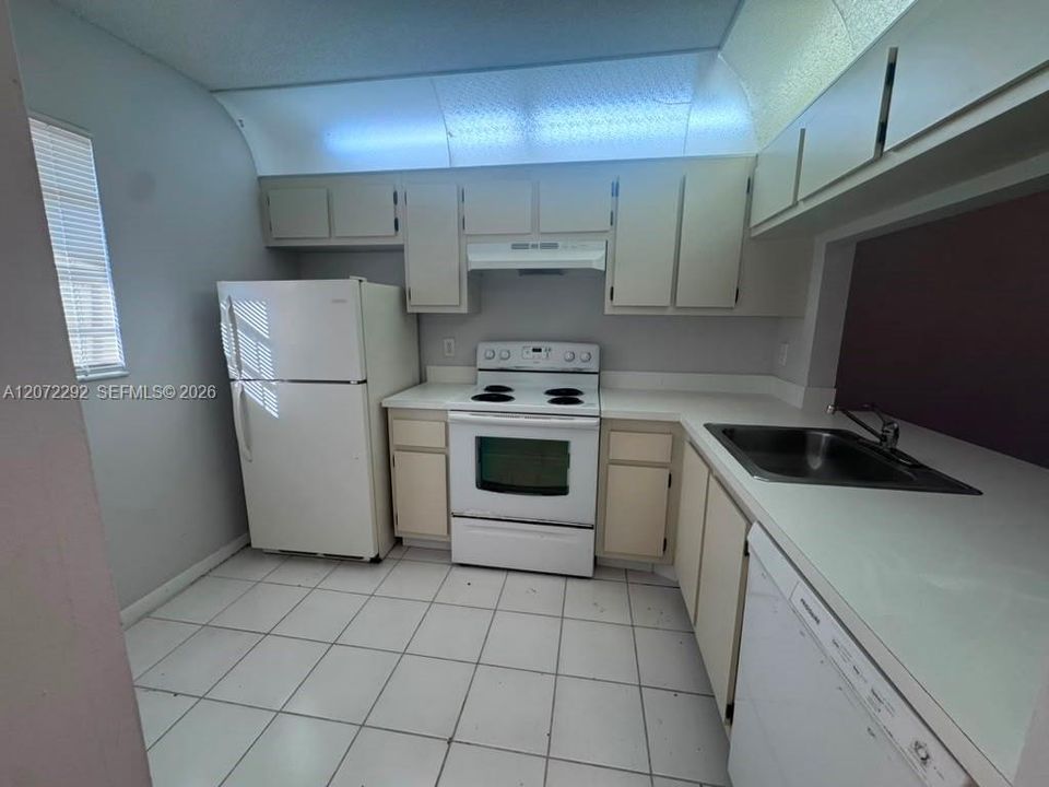 В аренду: $2,100 (2 спален, 2 ванн, 914 Квадратных фут)