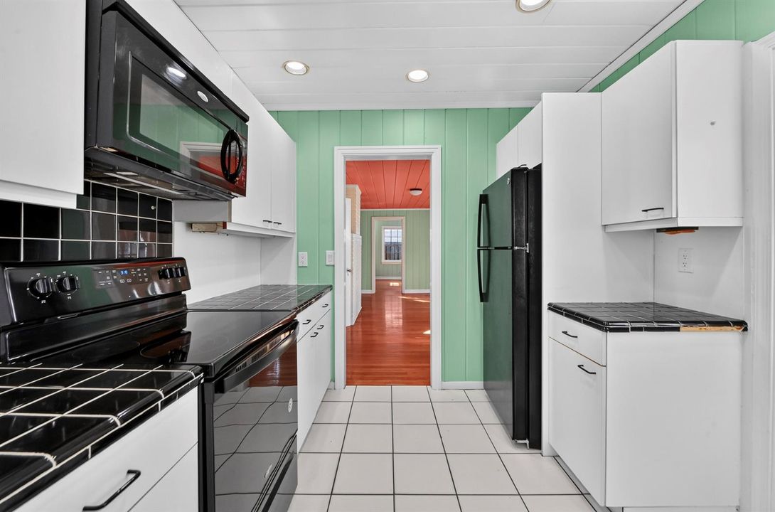 27 Kitchen 03