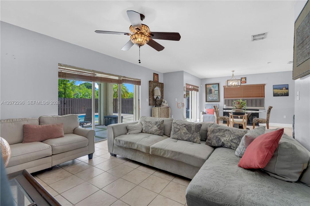 For Sale: $700,000 (4 beds, 2 baths, 1828 Square Feet)