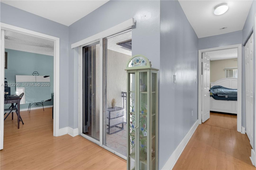For Sale: $700,000 (4 beds, 2 baths, 1828 Square Feet)