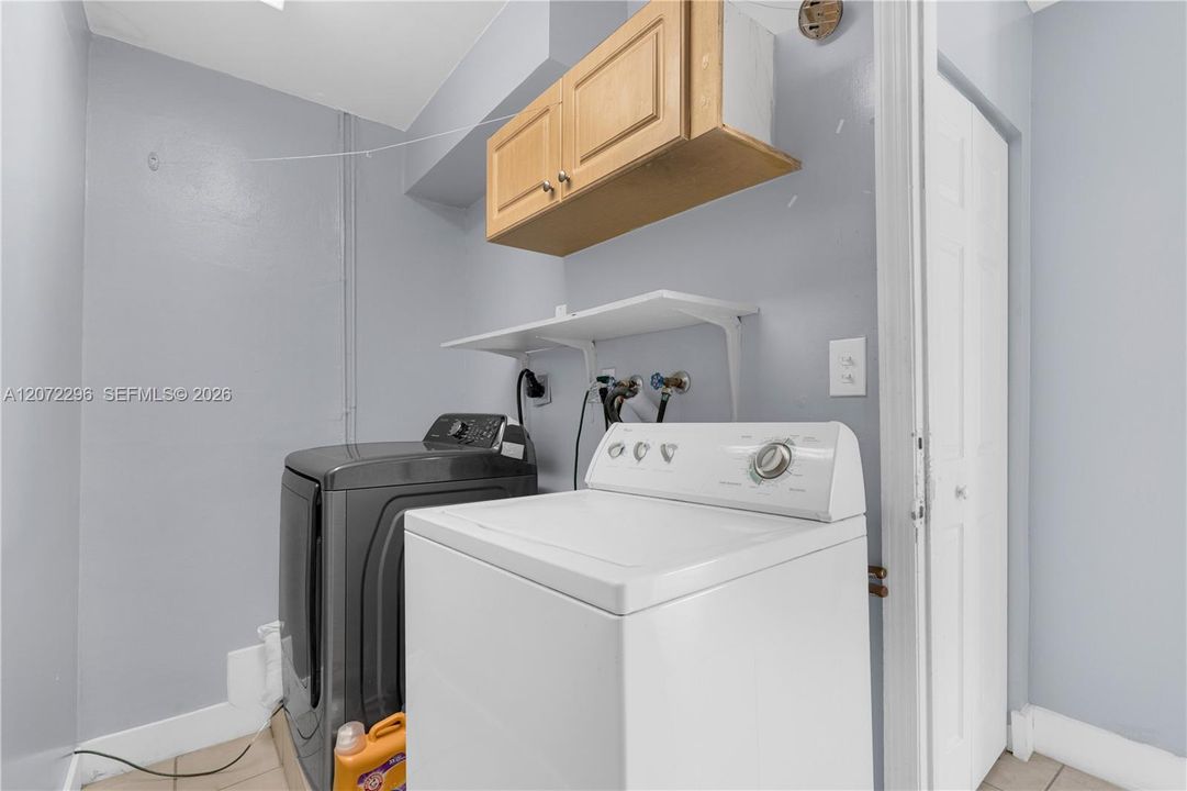 For Sale: $700,000 (4 beds, 2 baths, 1828 Square Feet)