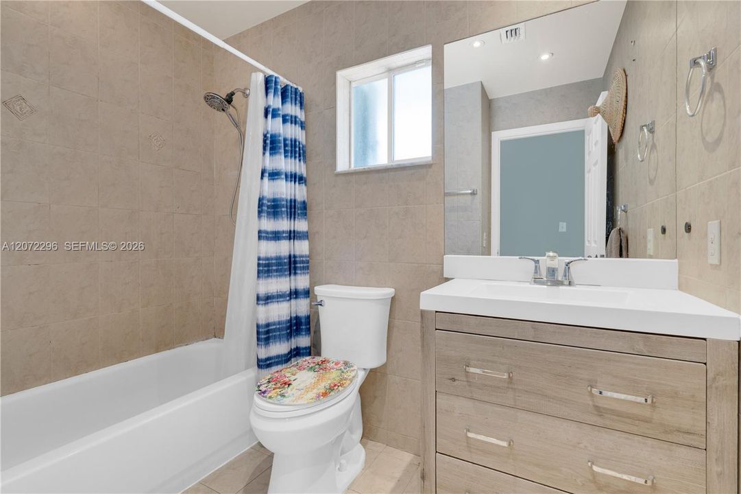 For Sale: $700,000 (4 beds, 2 baths, 1828 Square Feet)