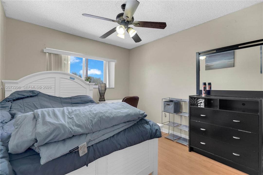 For Sale: $700,000 (4 beds, 2 baths, 1828 Square Feet)