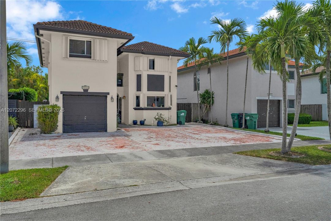 For Sale: $700,000 (4 beds, 2 baths, 1828 Square Feet)