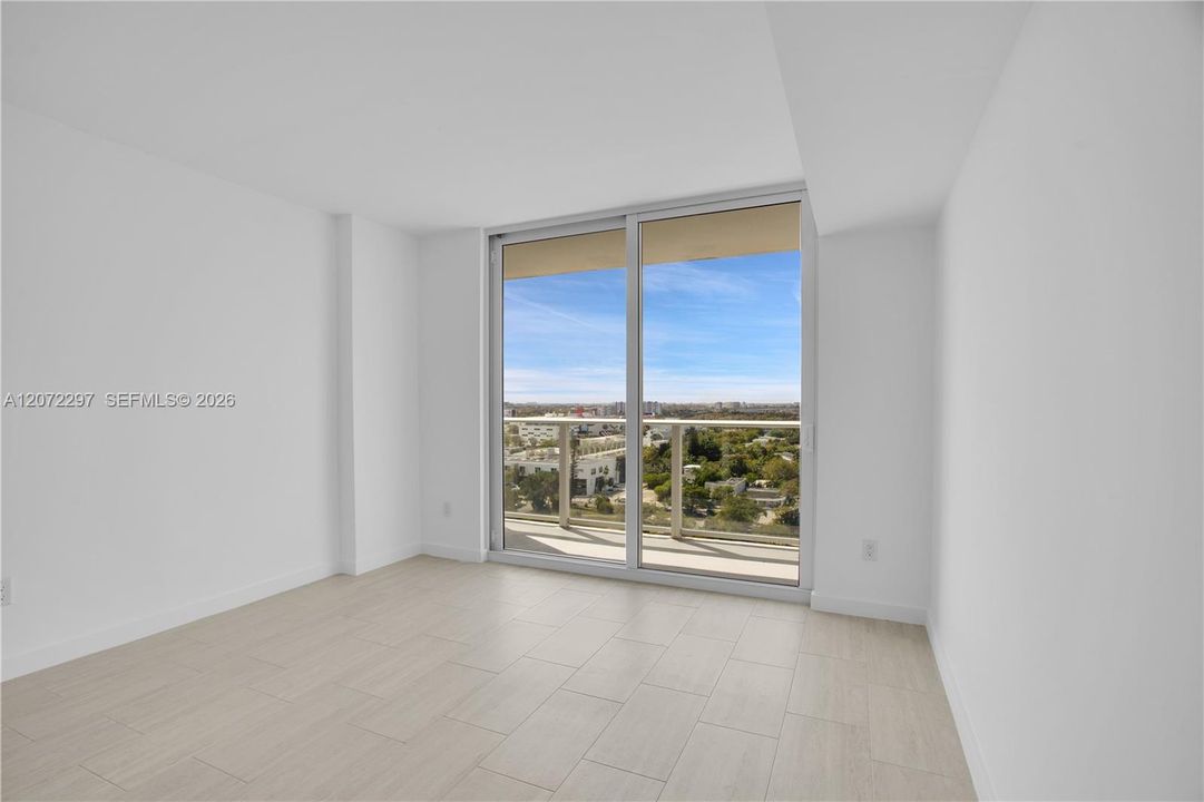 В аренду: $2,800 (1 спален, 1 ванн, 648 Квадратных фут)