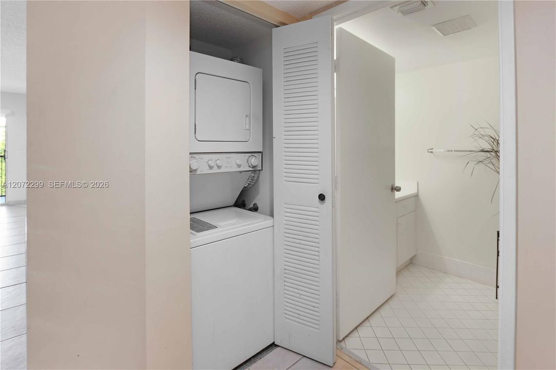 For Rent: $1,500 (1 beds, 1 baths, 1223 Square Feet)