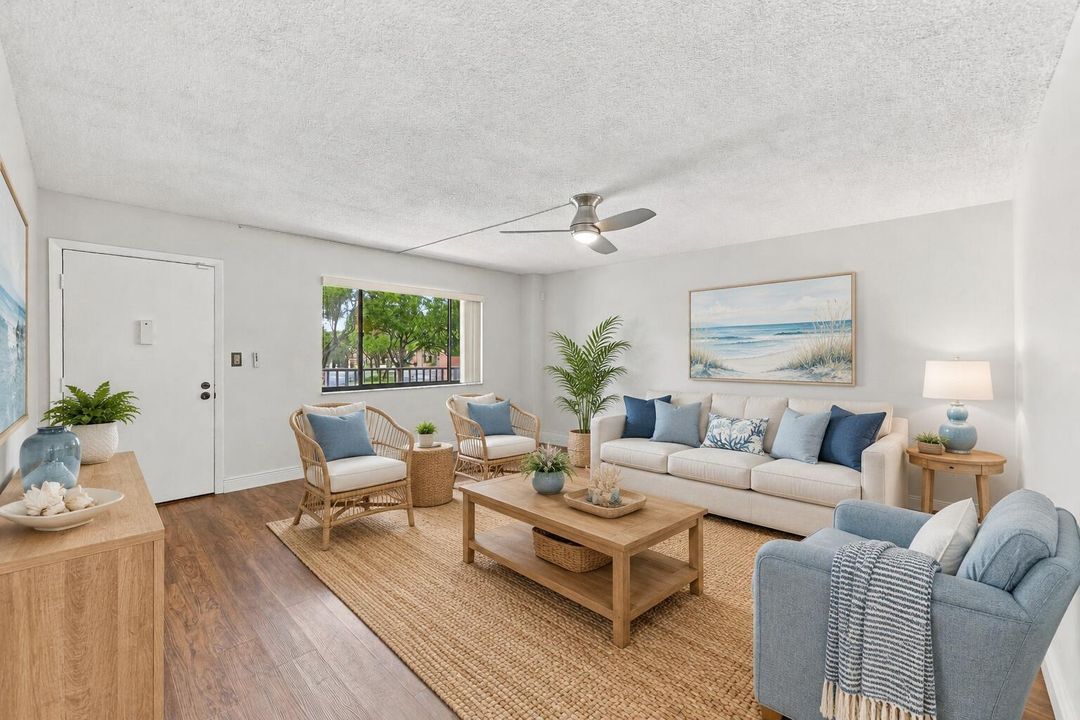 LIVING ROOM (2)
