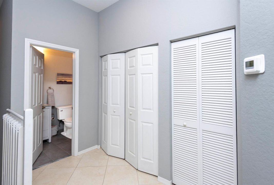 Area Laundry and 2nd bathroom