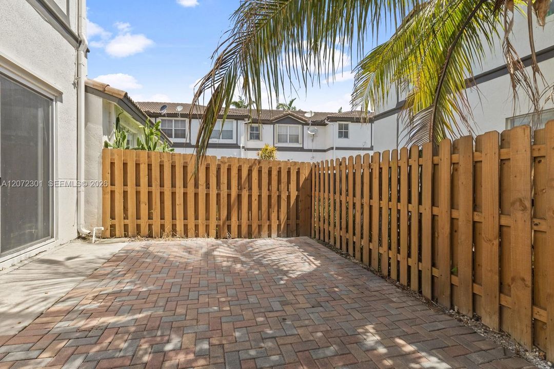 For Sale: $638,000 (4 beds, 2 baths, 1894 Square Feet)