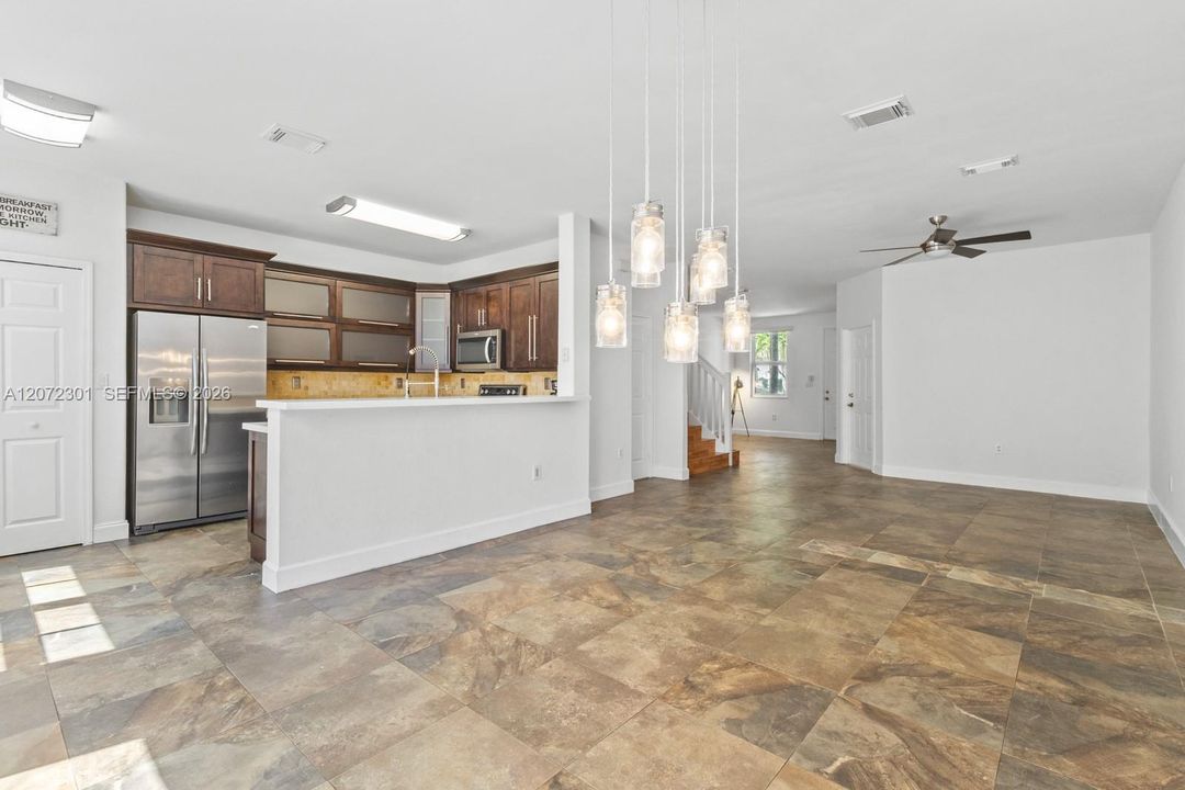 For Sale: $638,000 (4 beds, 2 baths, 1894 Square Feet)