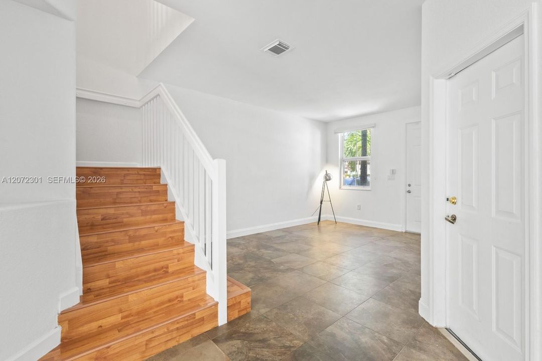 For Sale: $638,000 (4 beds, 2 baths, 1894 Square Feet)