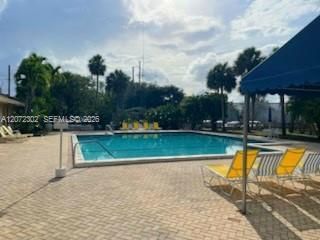For Sale: $69,000 (1 beds, 1 baths, 833 Square Feet)