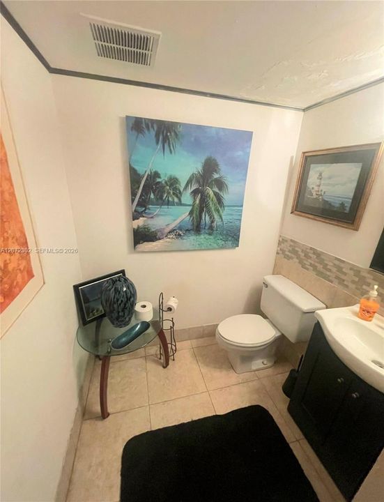 For Sale: $69,000 (1 beds, 1 baths, 833 Square Feet)
