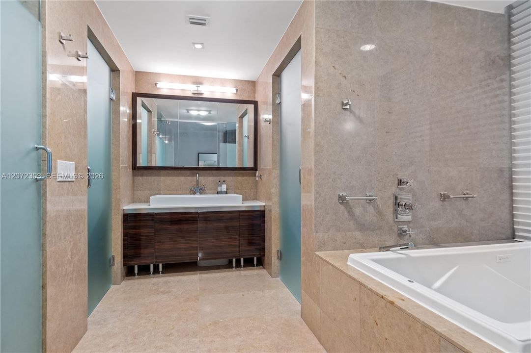 For Sale: $4,100,000 (3 beds, 2 baths, 1837 Square Feet)