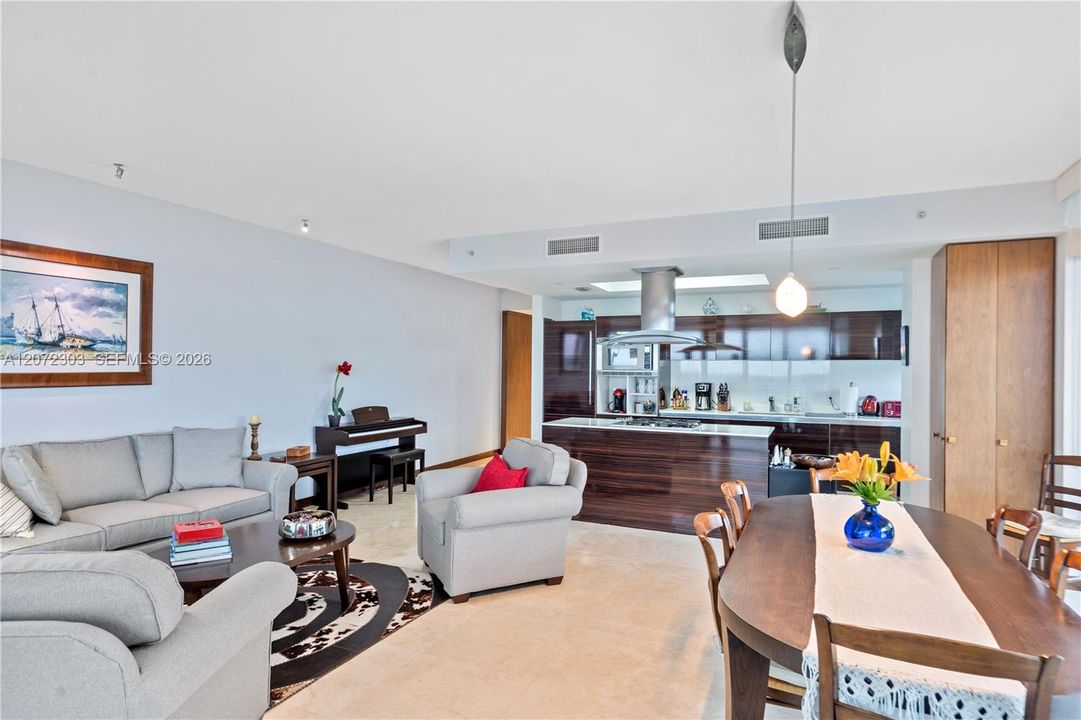For Sale: $4,100,000 (3 beds, 2 baths, 1837 Square Feet)
