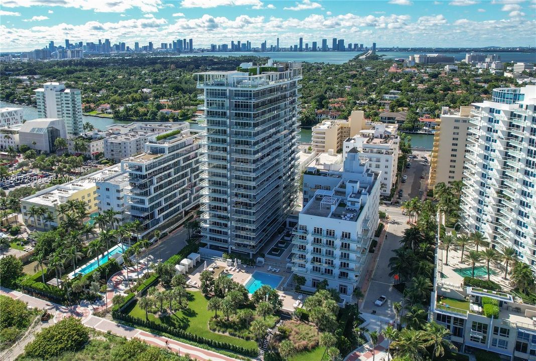 For Sale: $4,100,000 (3 beds, 2 baths, 1837 Square Feet)