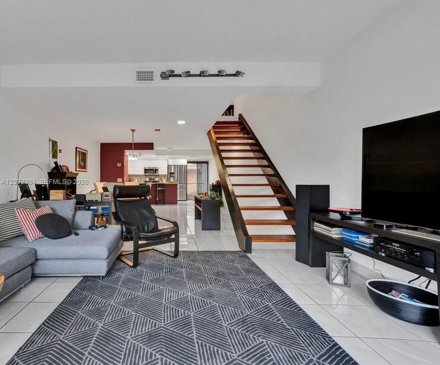 For Sale: $439,000 (3 beds, 3 baths, 2180 Square Feet)