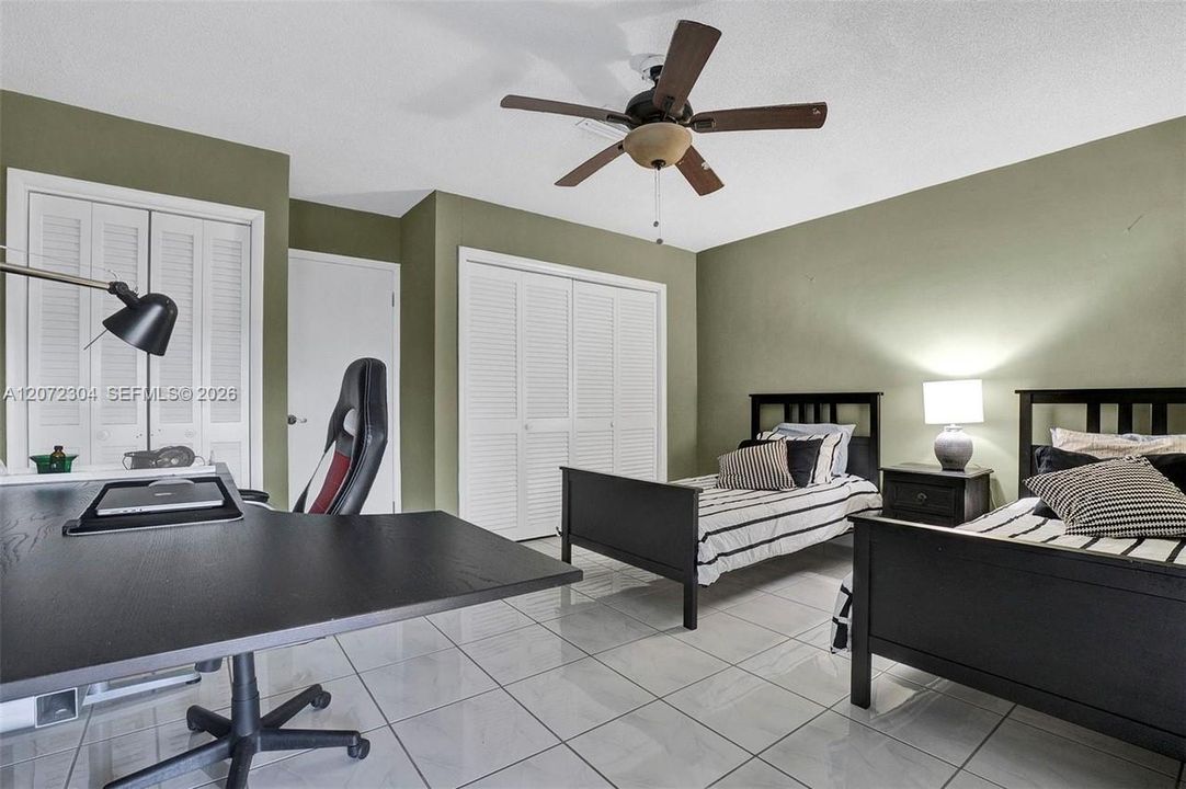 For Sale: $439,000 (3 beds, 3 baths, 2180 Square Feet)