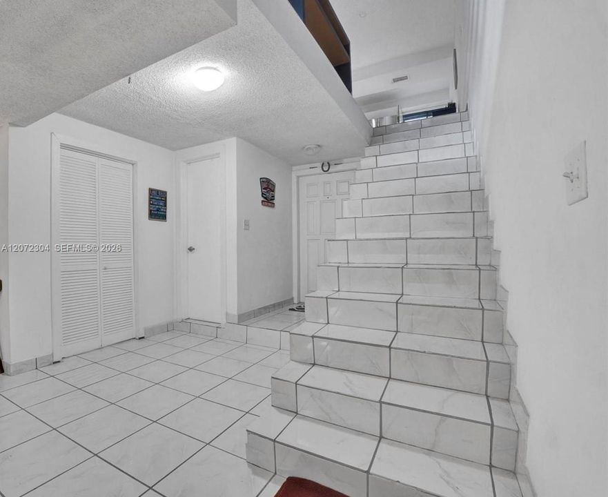 For Sale: $439,000 (3 beds, 3 baths, 2180 Square Feet)