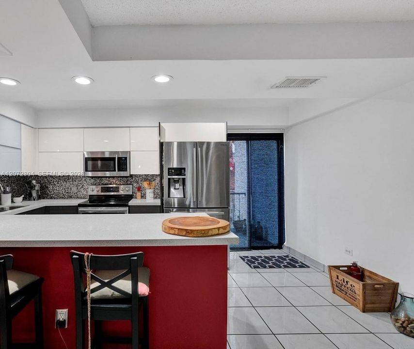 For Sale: $439,000 (3 beds, 3 baths, 2180 Square Feet)