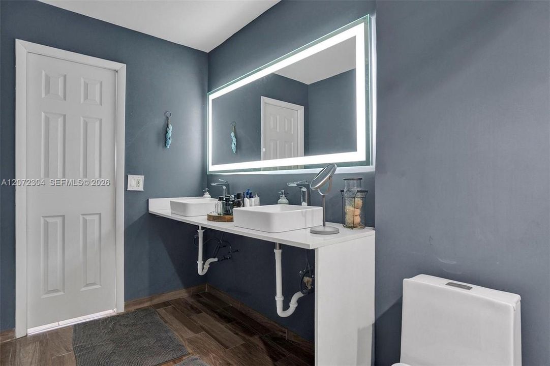 For Sale: $439,000 (3 beds, 3 baths, 2180 Square Feet)