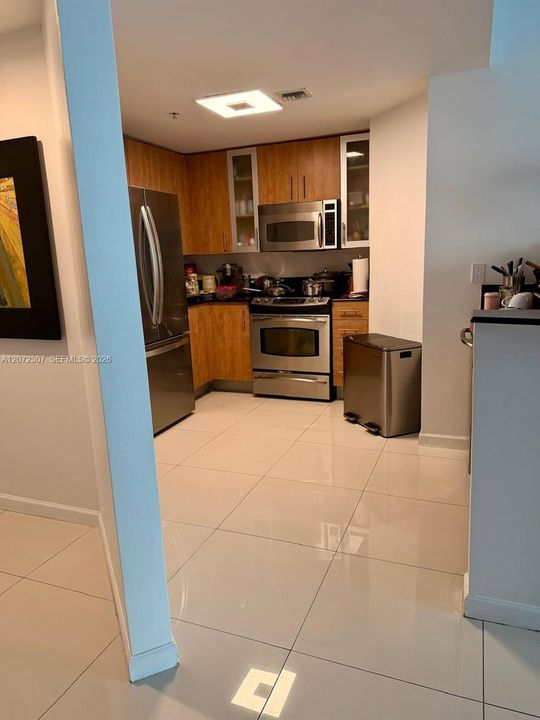 For Sale: $565,000 (2 beds, 2 baths, 1251 Square Feet)
