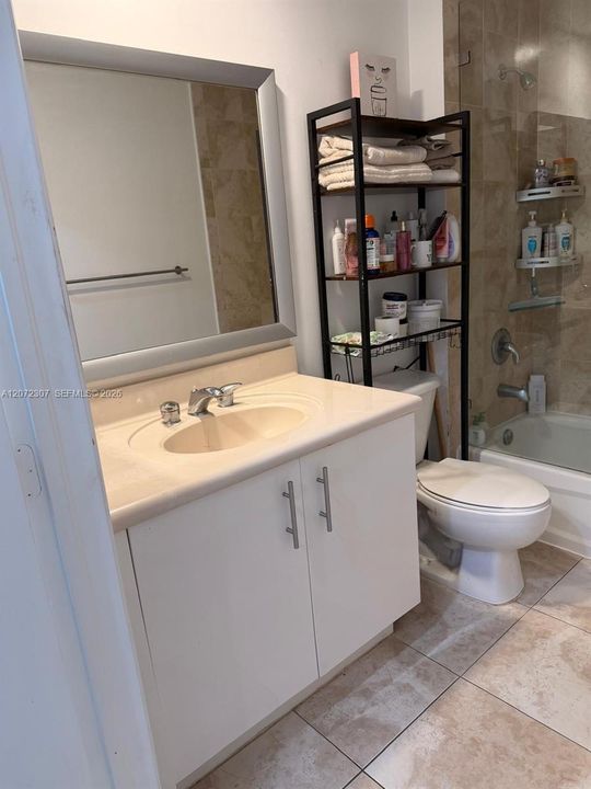 For Sale: $565,000 (2 beds, 2 baths, 1251 Square Feet)