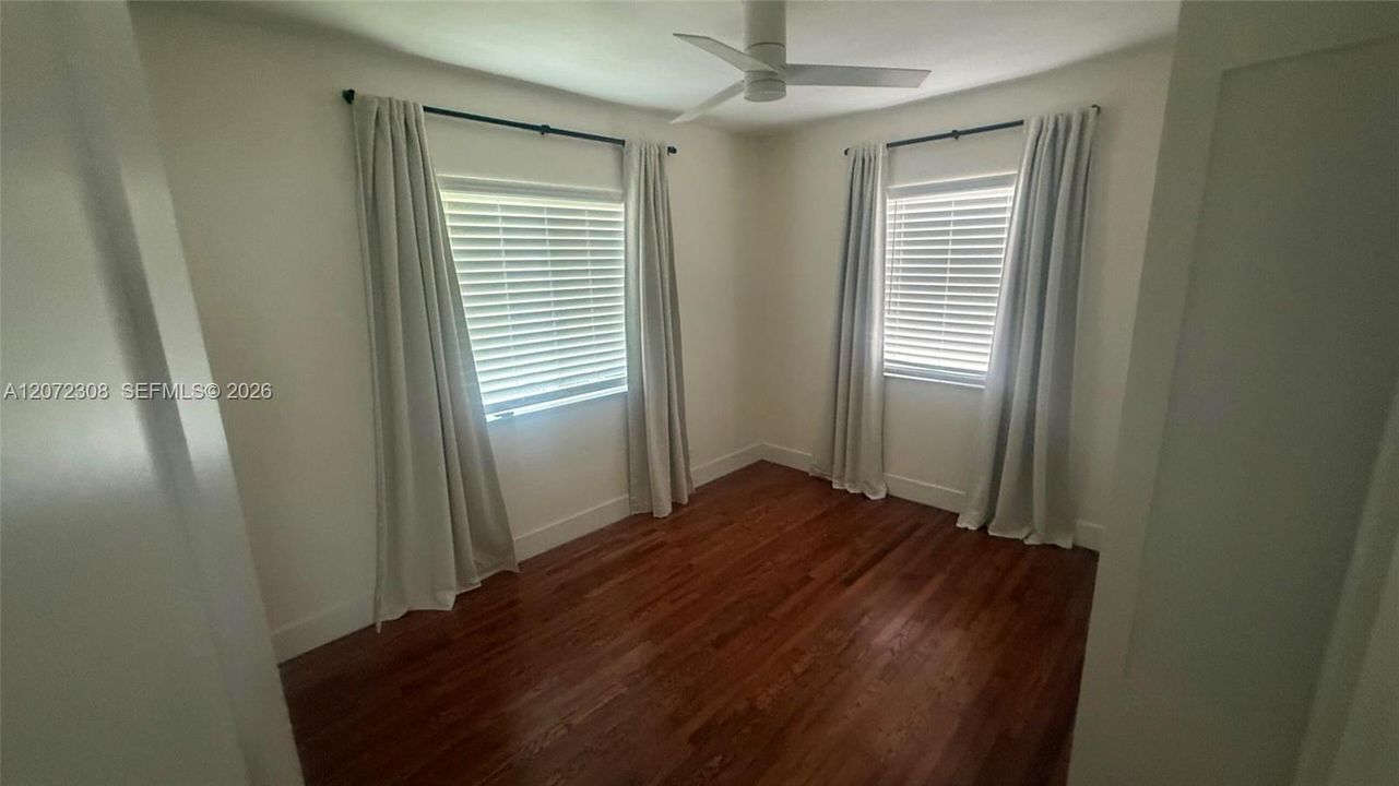 For Rent: $4,200 (3 beds, 2 baths, 1188 Square Feet)