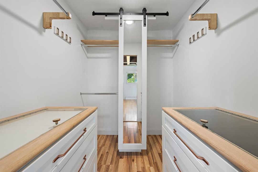 Primary walkin closet