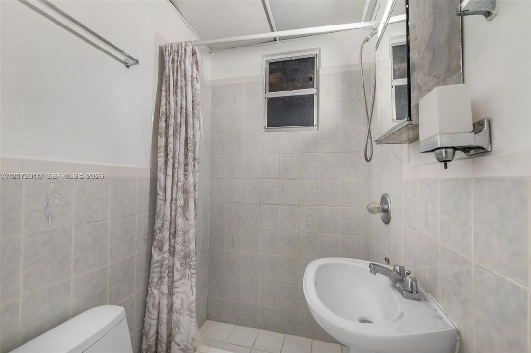 На продажу: $749,999 (4 спален, 3 ванн, 1525 Квадратных фут)
