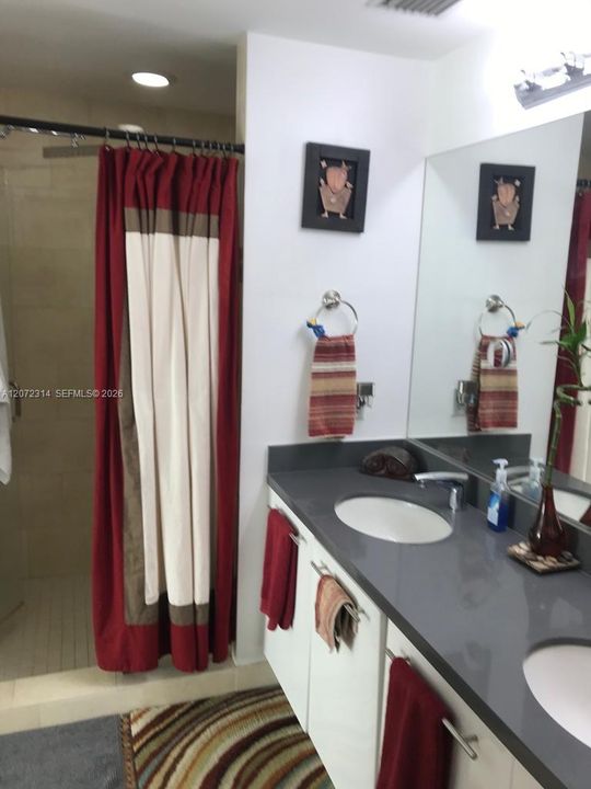 For Rent: $4,300 (2 beds, 2 baths, 1274 Square Feet)