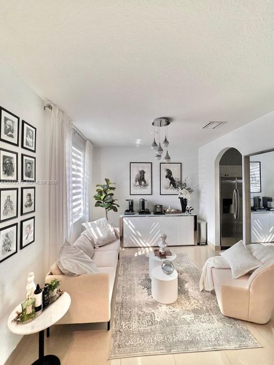 En Venta: $270,000 (2 camas, 2 baños, 1069 Pies cuadrados)