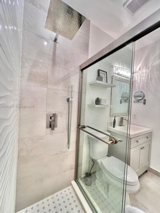 En Venta: $270,000 (2 camas, 2 baños, 1069 Pies cuadrados)