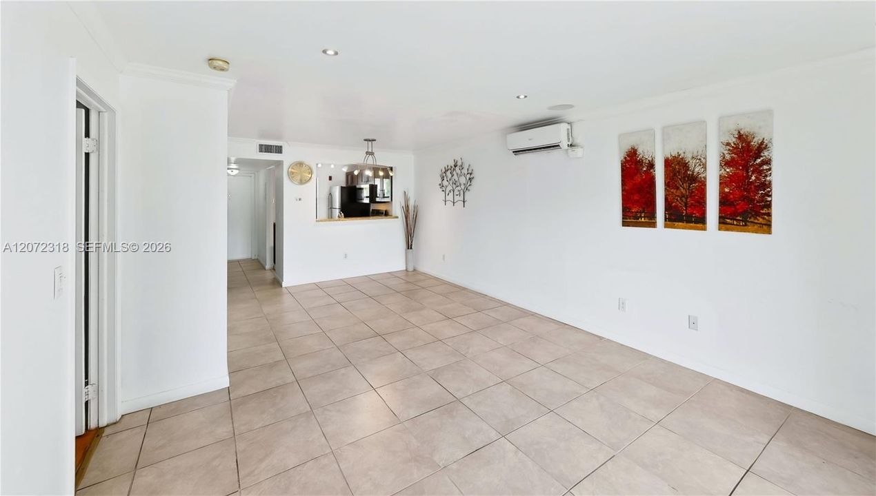 На продажу: $259,900 (2 спален, 2 ванн, 768 Квадратных фут)