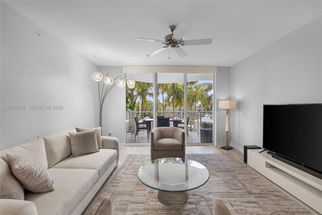 For Sale: $968,000 (2 beds, 2 baths, 1500 Square Feet)