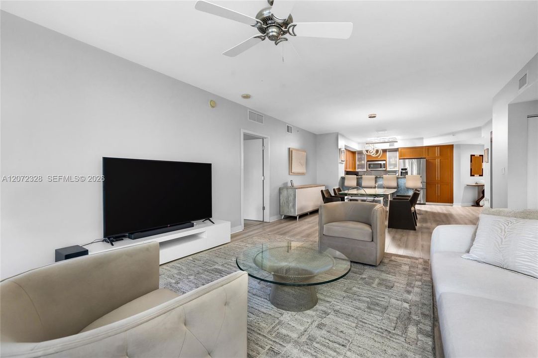For Sale: $968,000 (2 beds, 2 baths, 1500 Square Feet)