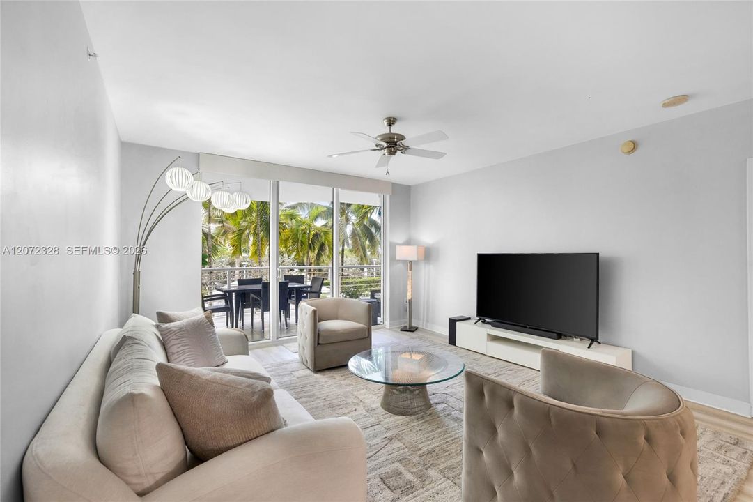 For Sale: $968,000 (2 beds, 2 baths, 1500 Square Feet)