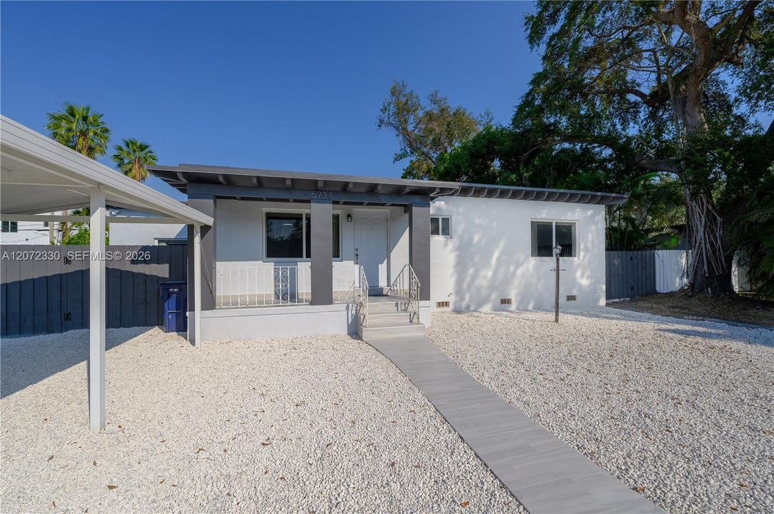 For Sale: $1,250,000 (6 beds, 6 baths, 1938 Square Feet)