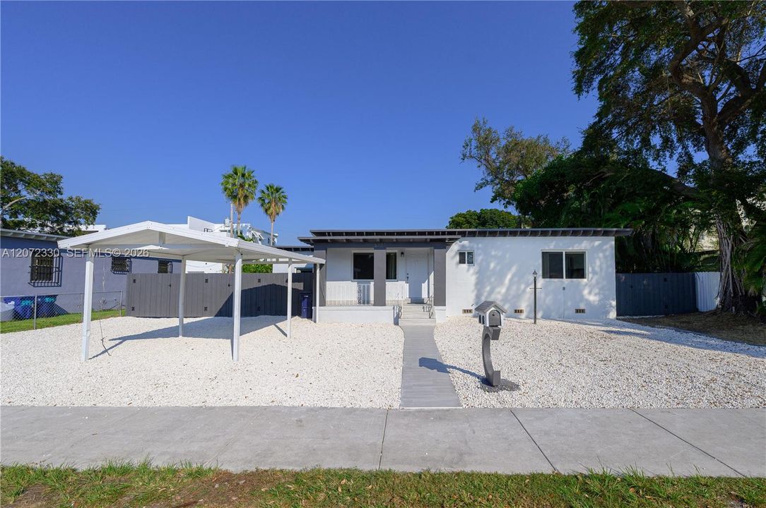 For Sale: $1,250,000 (6 beds, 6 baths, 1938 Square Feet)