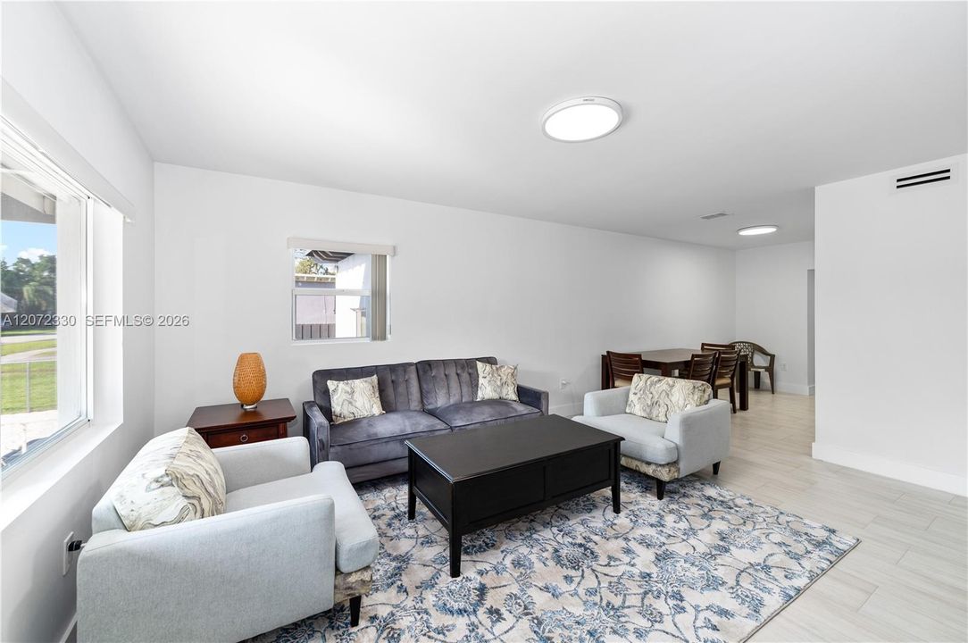 For Sale: $1,250,000 (6 beds, 6 baths, 1938 Square Feet)