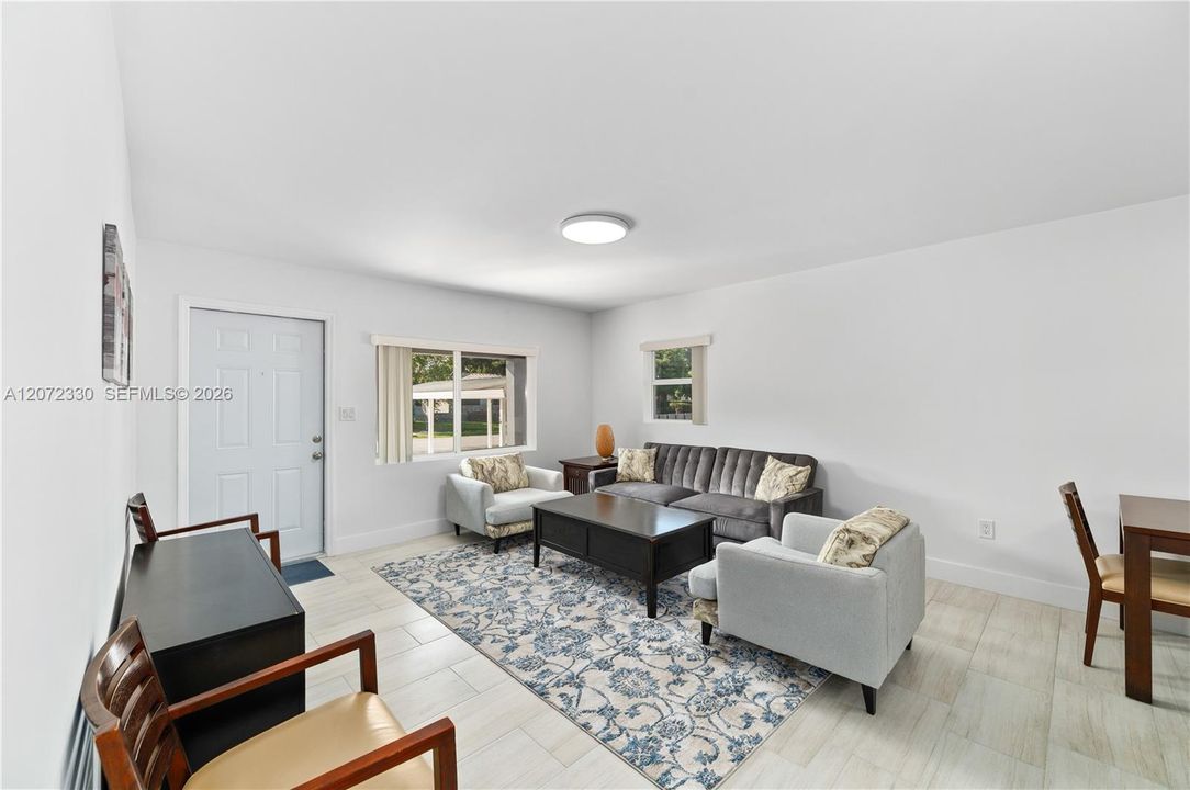 For Sale: $1,250,000 (6 beds, 6 baths, 1938 Square Feet)