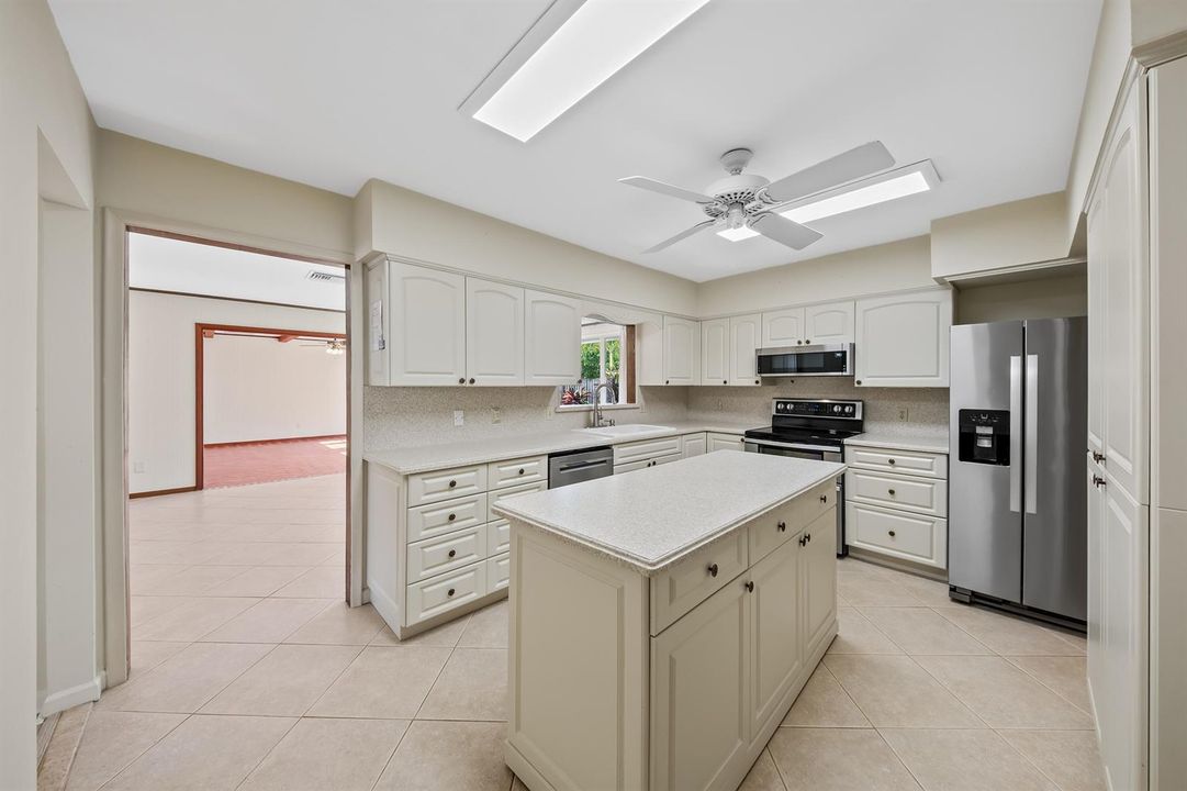 KITCHEN