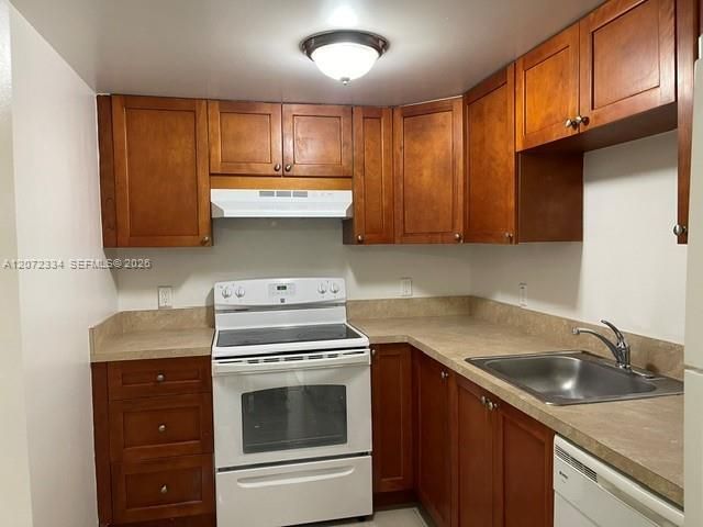В аренду: $2,149 (2 спален, 2 ванн, 861 Квадратных фут)